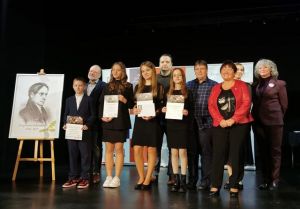 Obraz wyróżniający aktualność