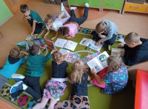 Obraz wyróżniający aktualność