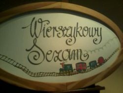Obraz wyróżniający aktualność
